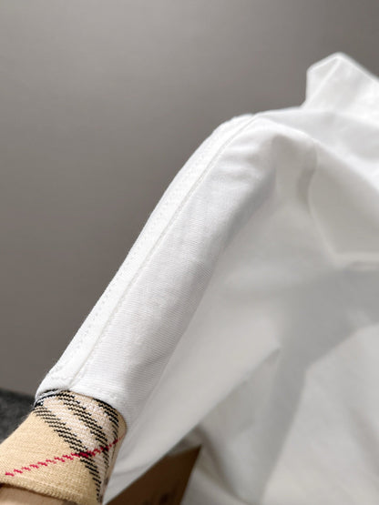 060311 New high-quality embroidered T-shirt with a stitched neckline