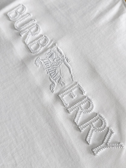 060311 New high-quality embroidered T-shirt with a stitched neckline