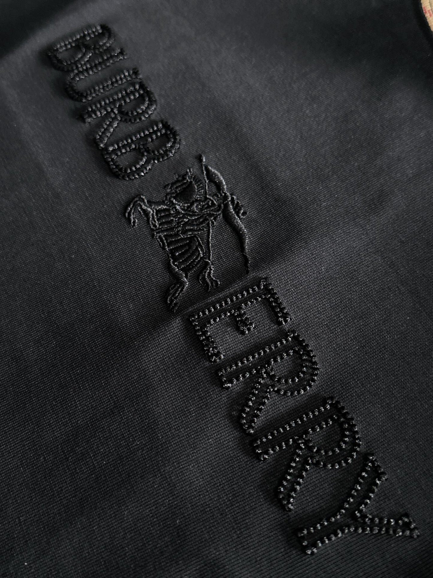 060311 New high-quality embroidered T-shirt with a stitched neckline