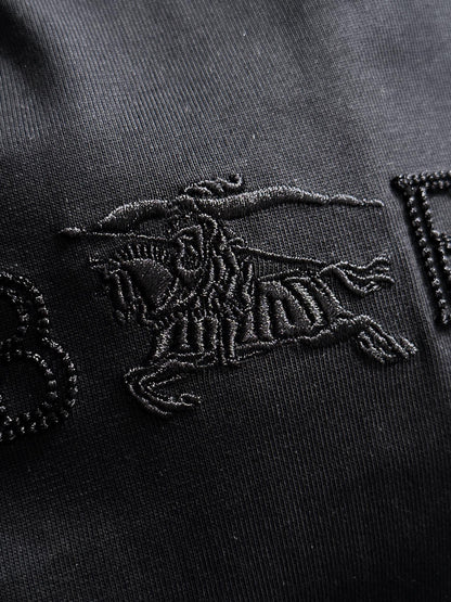 060311 New high-quality embroidered T-shirt with a stitched neckline
