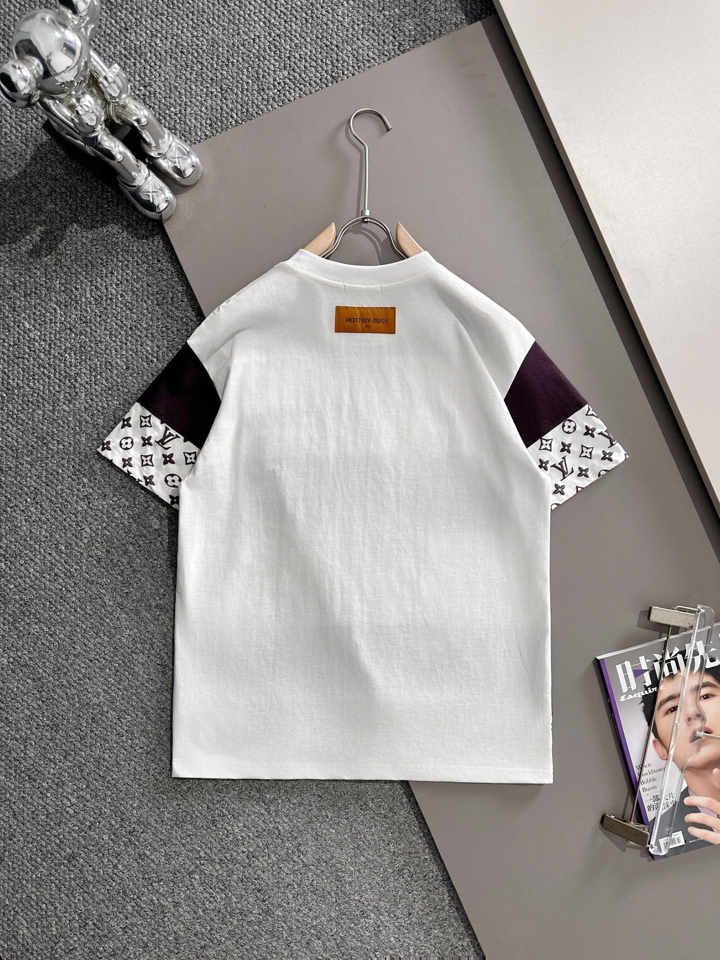 060311 New high-quality, feature-rich, full-patterned T-shirt