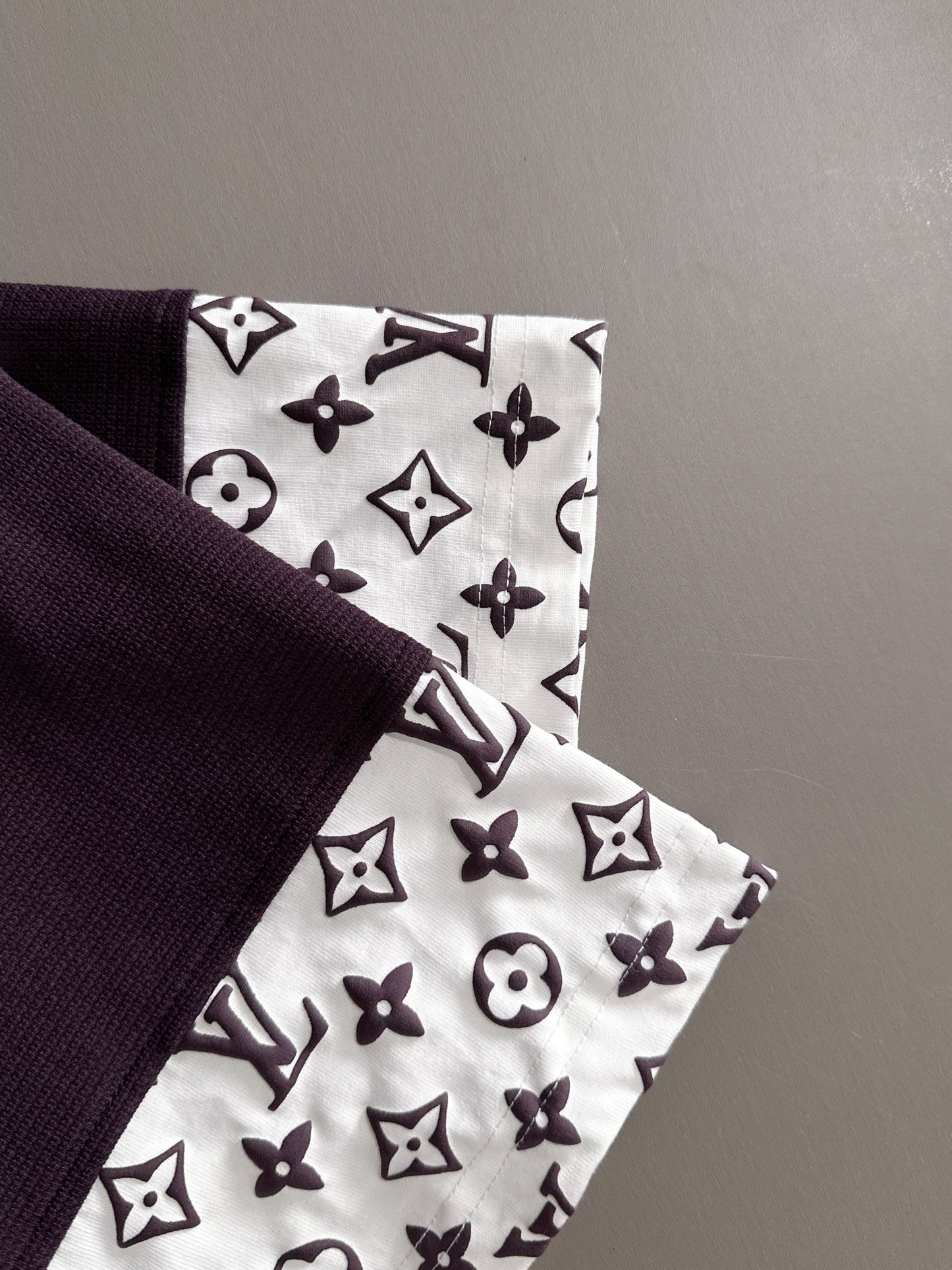 060311 New high-quality, feature-rich, full-patterned T-shirt