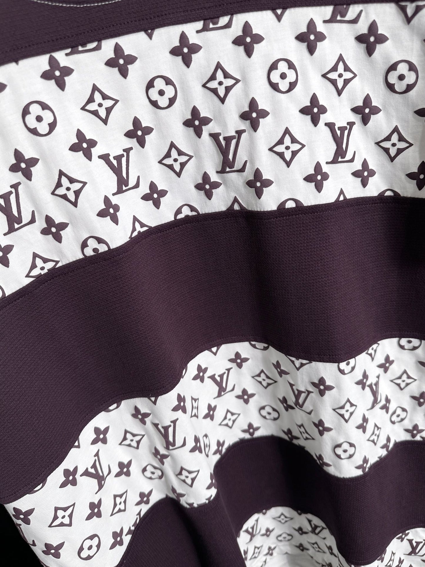 060311 New high-quality, feature-rich, full-patterned T-shirt