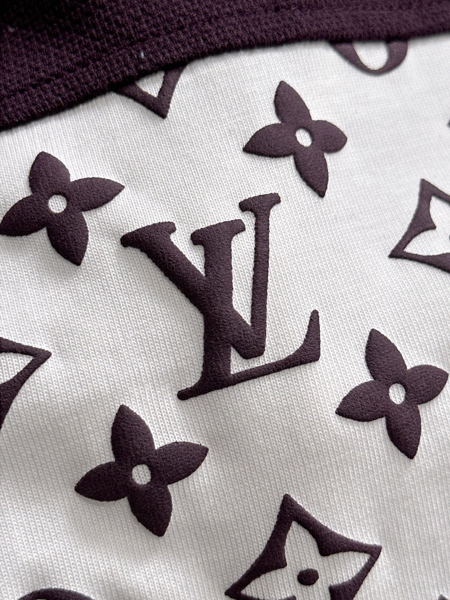 060311 New high-quality, feature-rich, full-patterned T-shirt