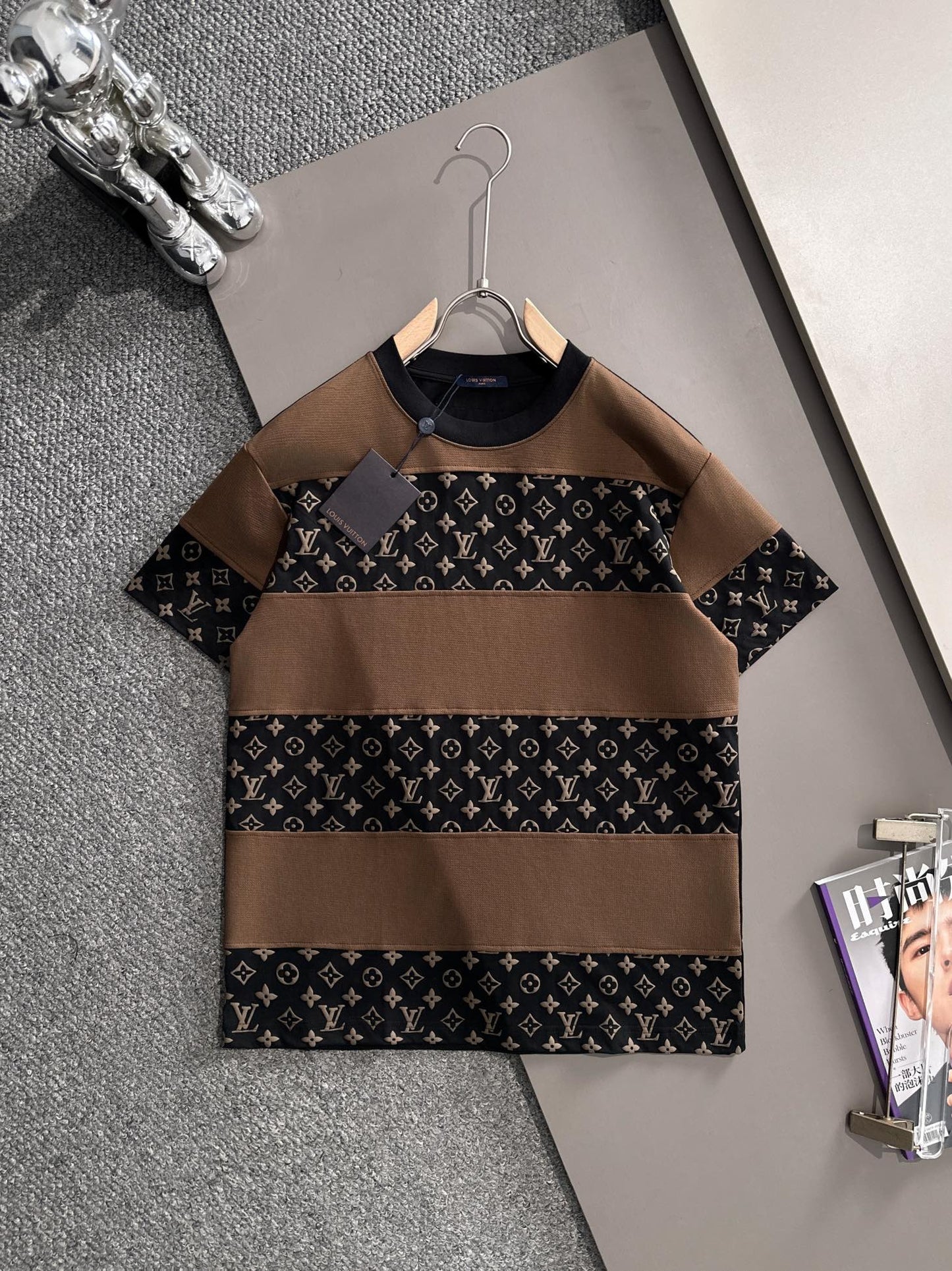 060311 New high-quality, feature-rich, full-patterned T-shirt