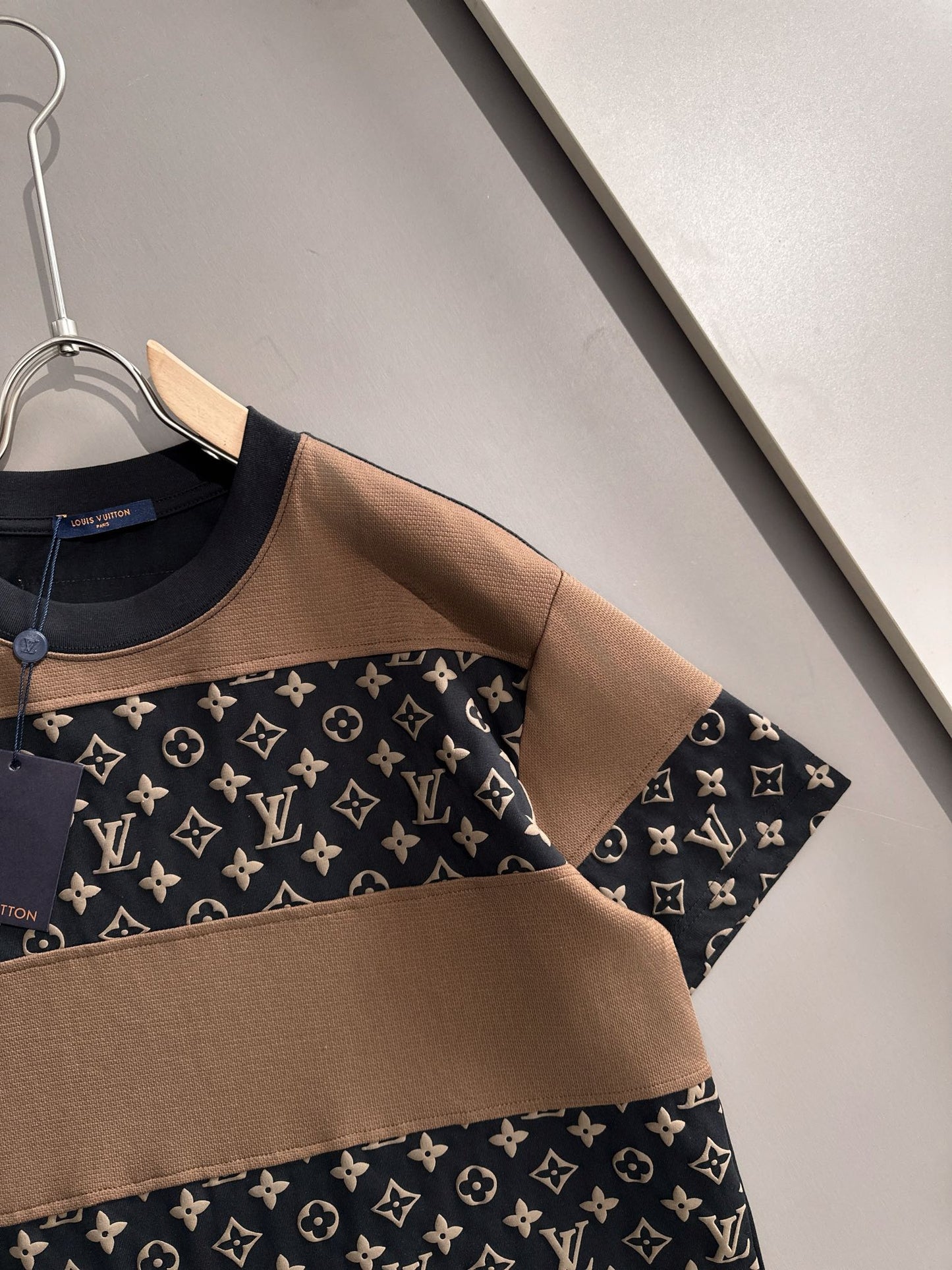 060311 New high-quality, feature-rich, full-patterned T-shirt