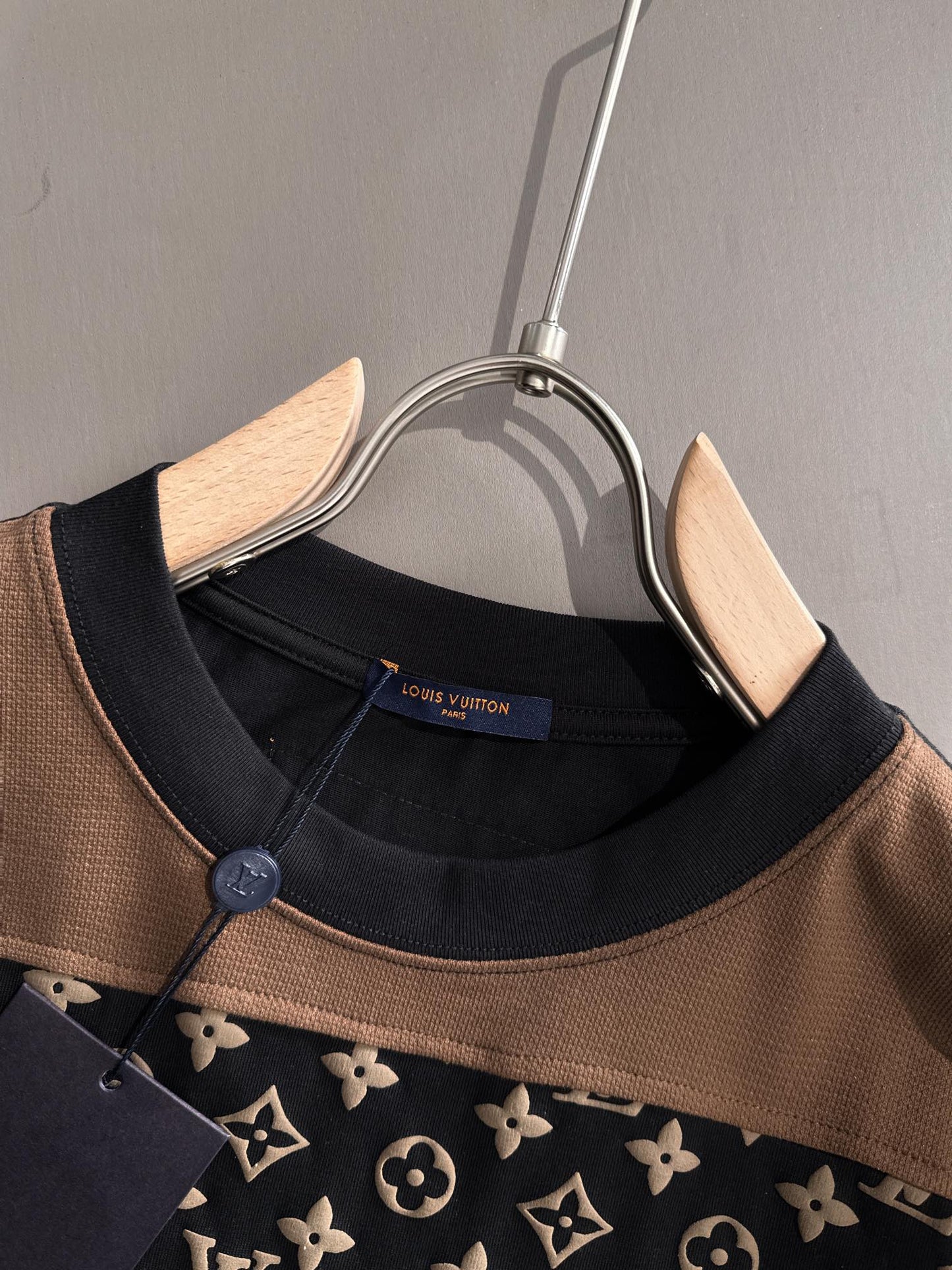 060311 New high-quality, feature-rich, full-patterned T-shirt