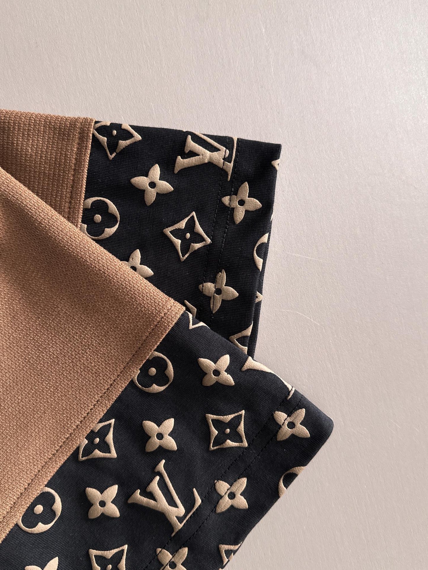 060311 New high-quality, feature-rich, full-patterned T-shirt