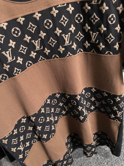 060311 New high-quality, feature-rich, full-patterned T-shirt