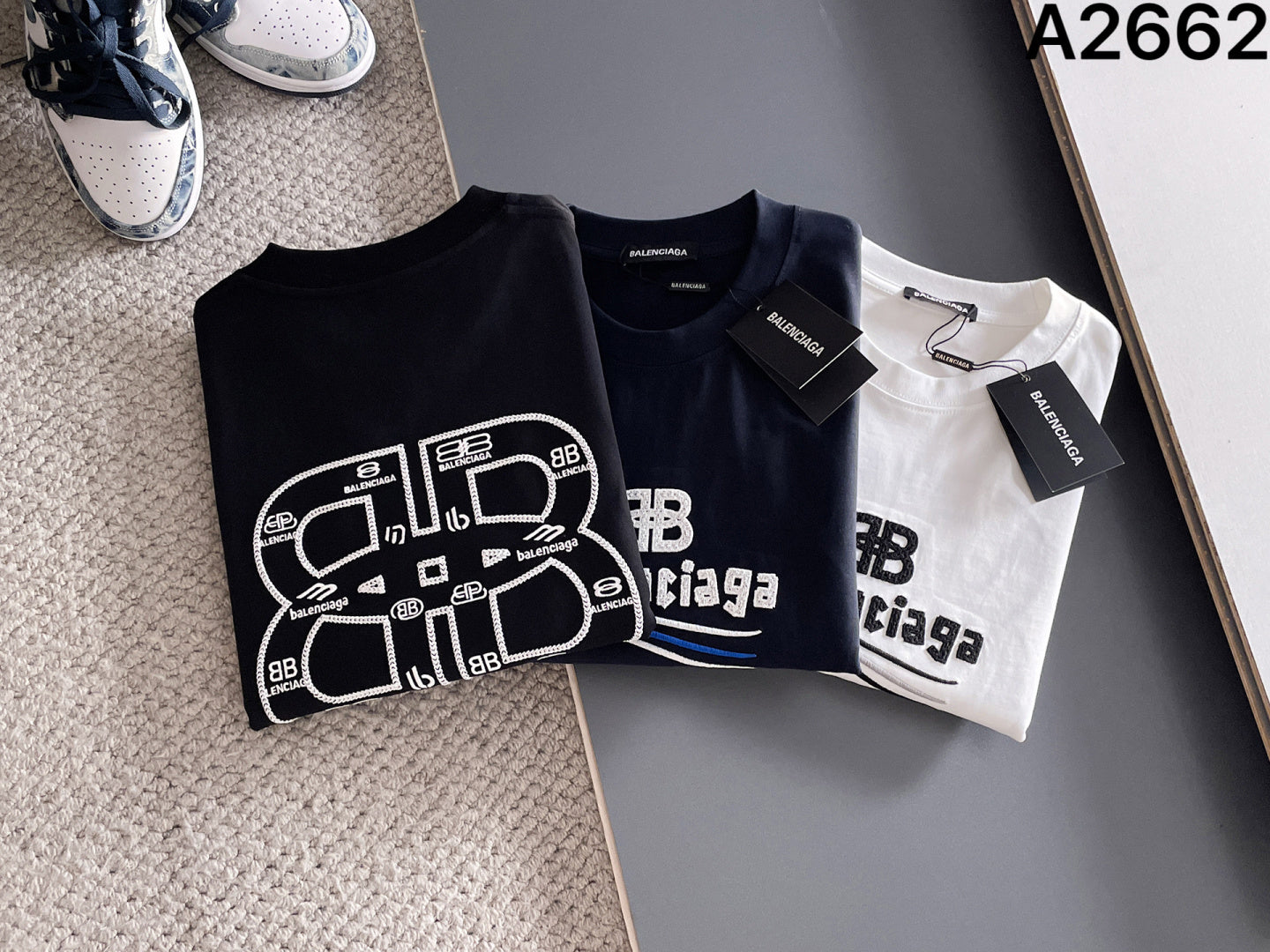 060311 New high-quality and elaborately crafted stitched floaty T-shirt