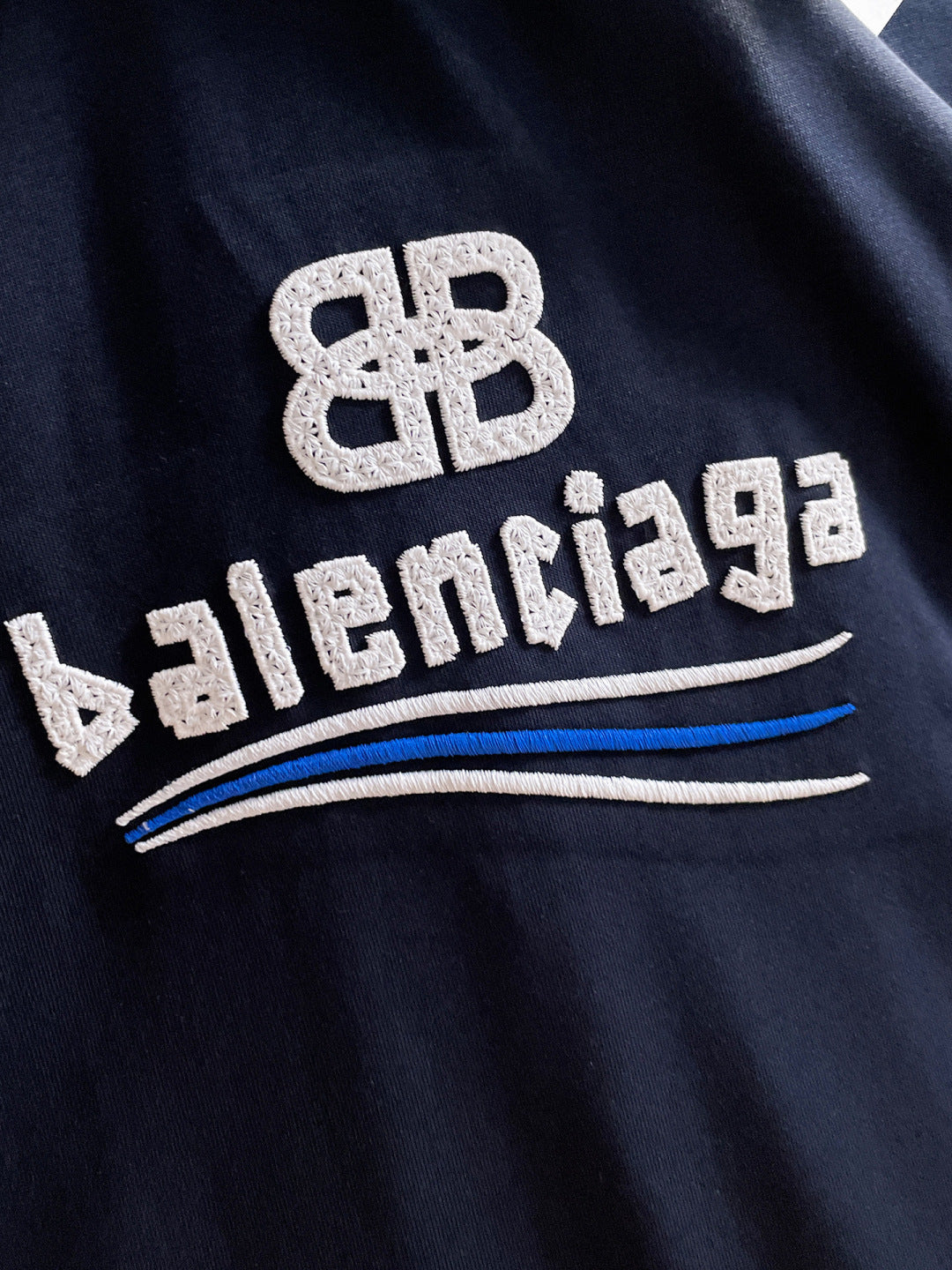 060311 New high-quality and elaborately crafted stitched floaty T-shirt