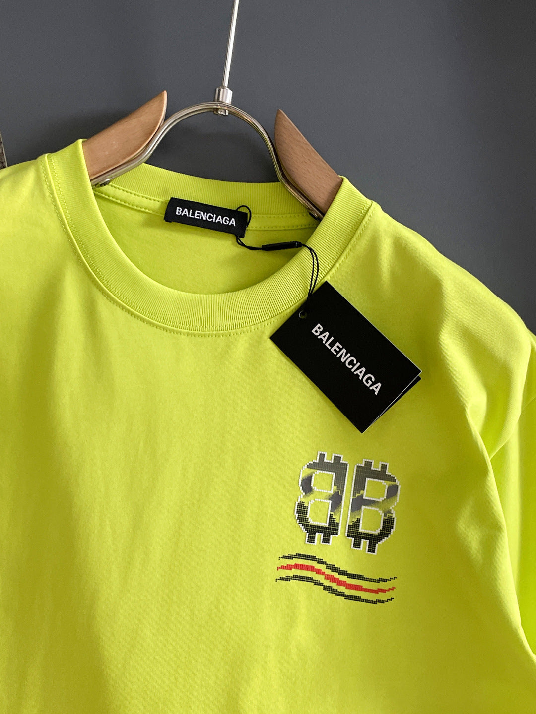 060311 New high-quality and elaborately crafted bubble T-shirt