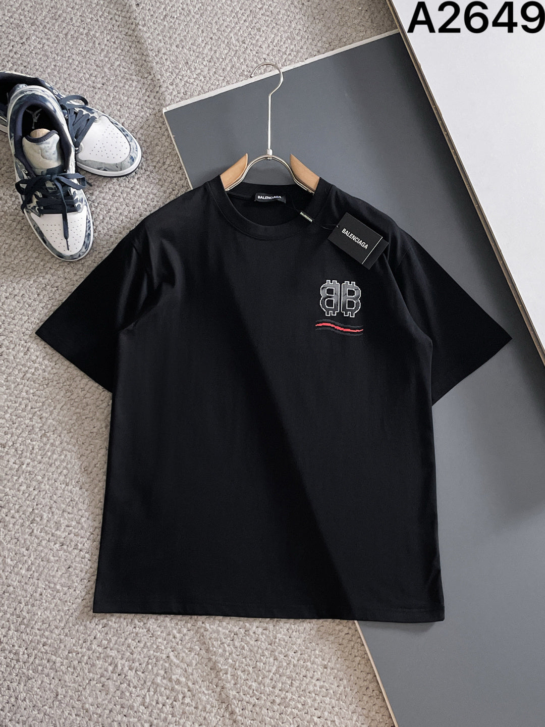 060311 New high-quality and elaborately crafted bubble T-shirt