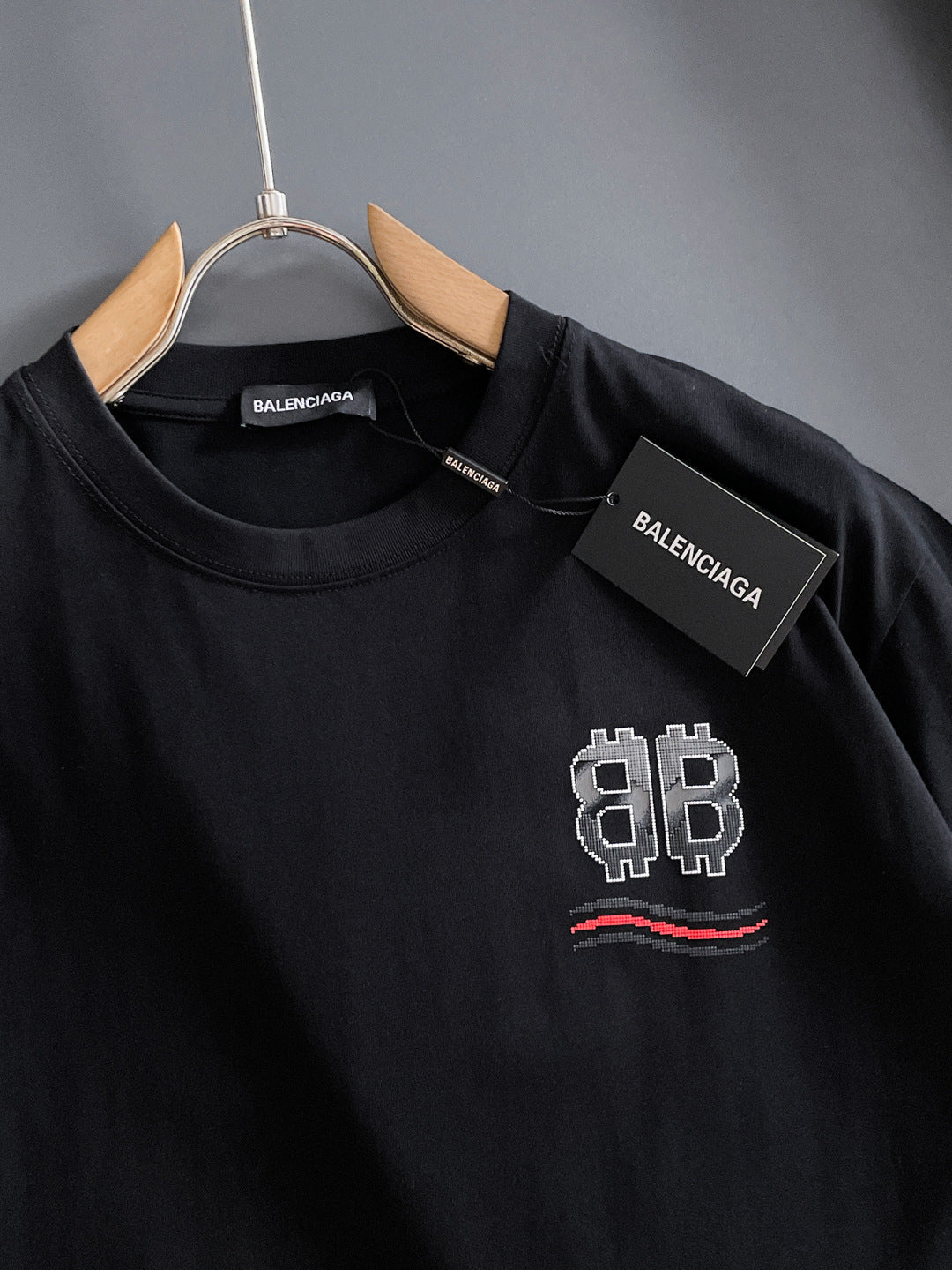 060311 New high-quality and elaborately crafted bubble T-shirt