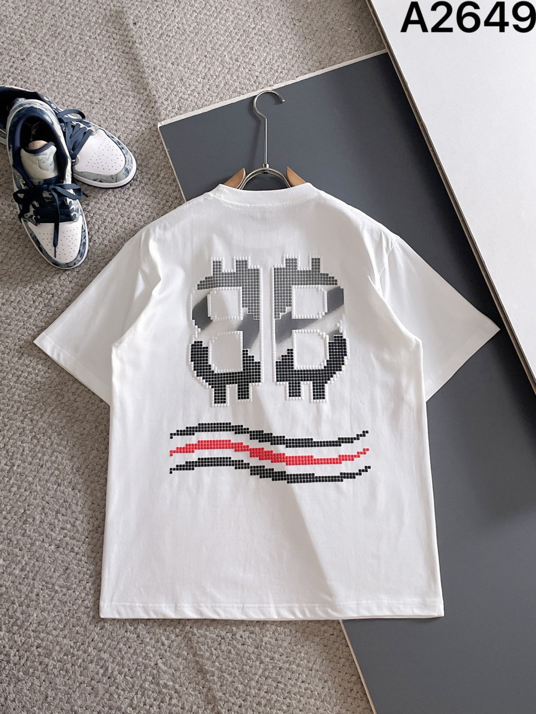 060311 New high-quality and elaborately crafted bubble T-shirt