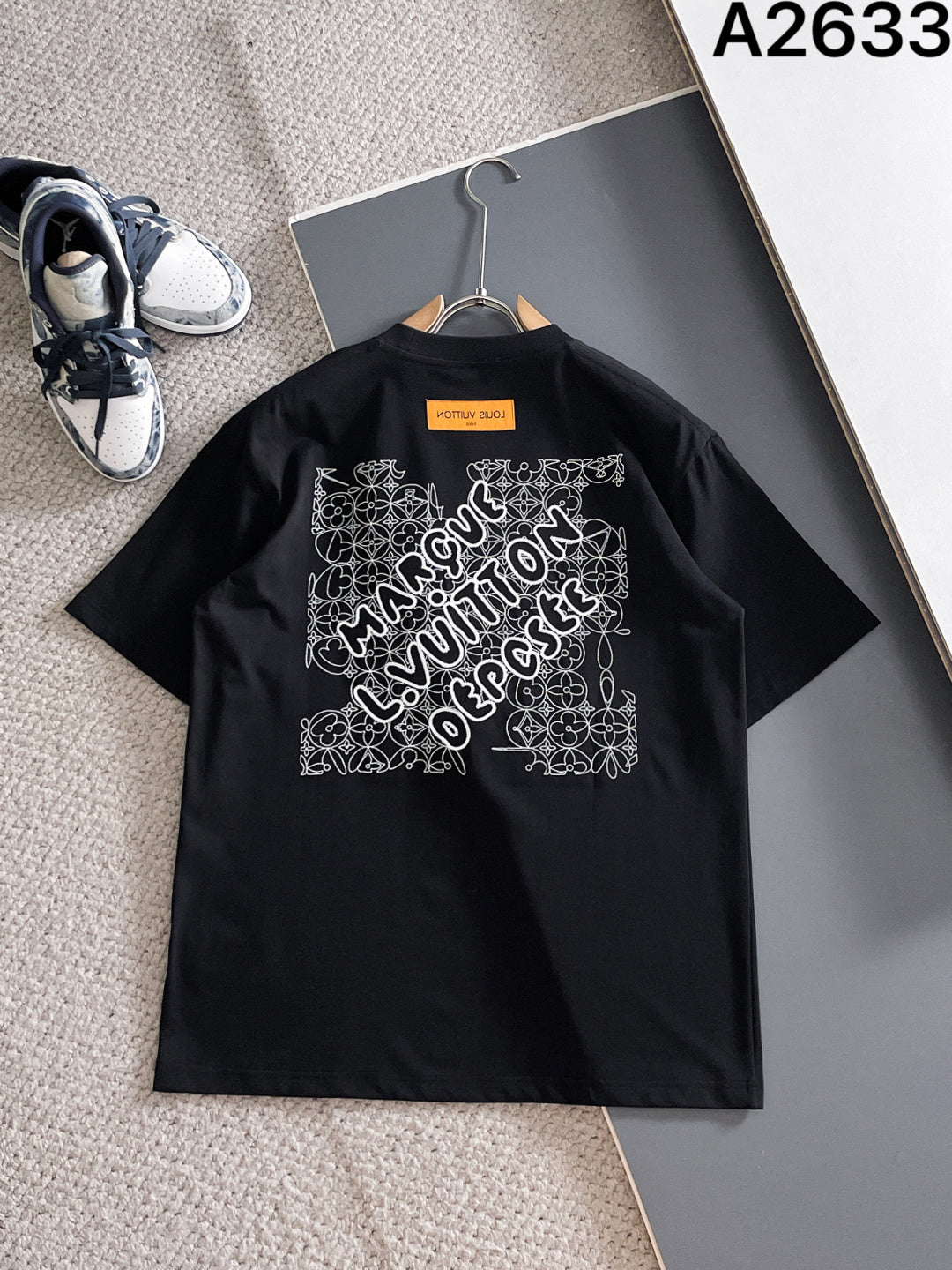 060311 New high-quality multi-technique stitched T-shirt