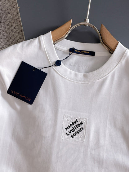 060311 New high-quality multi-technique stitched T-shirt