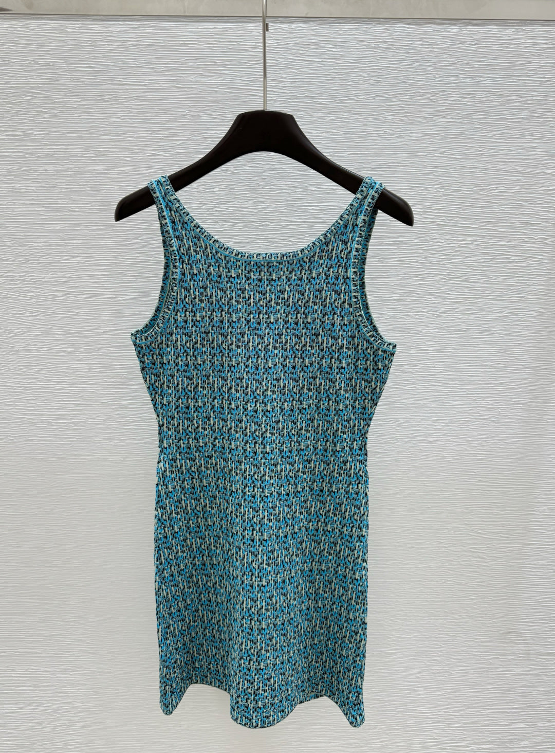 260315 New spring-autumn design-color contrast knitted backless dress