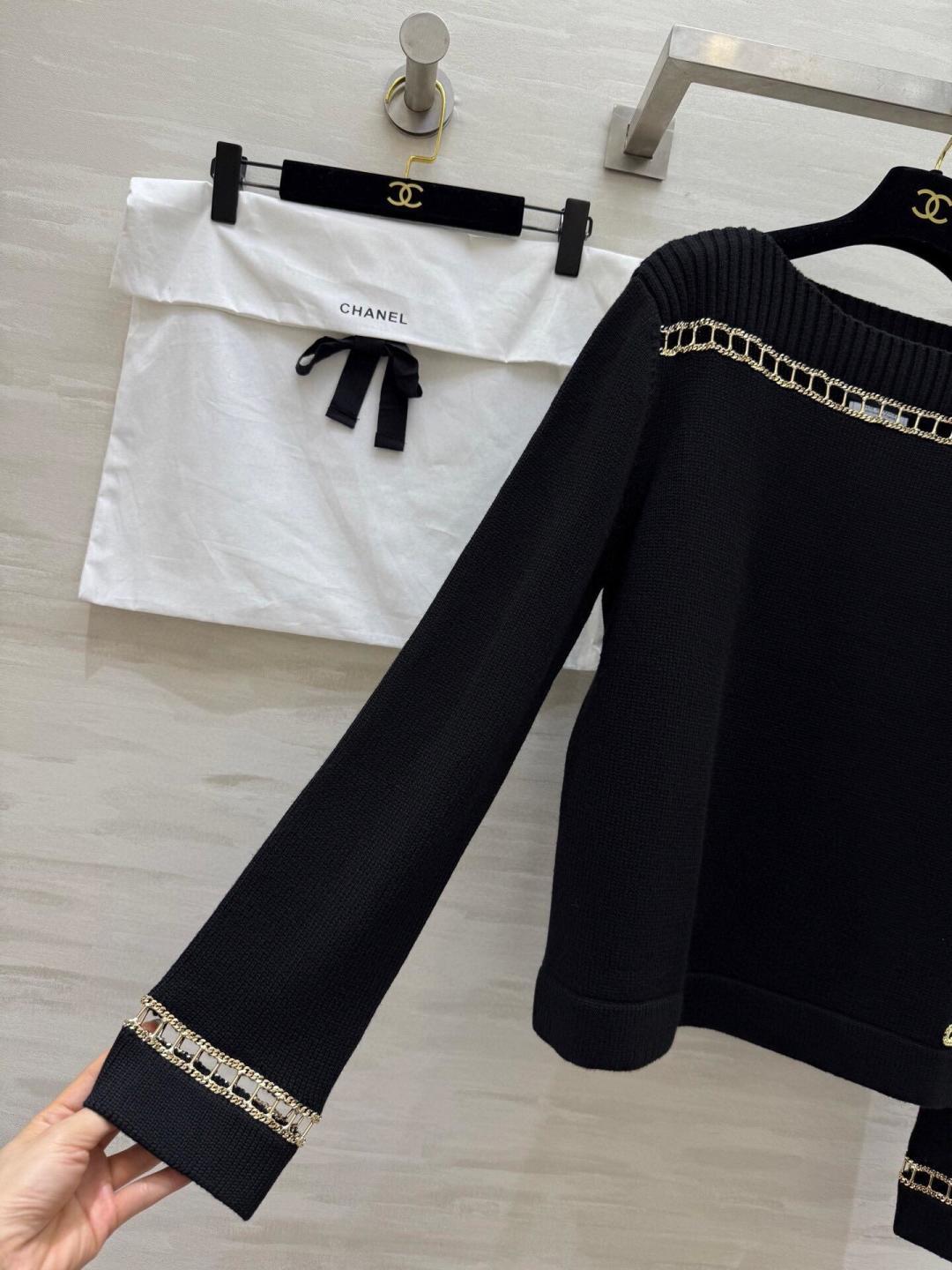 260315 New spring-autumn style black and gold chain knitted sweater