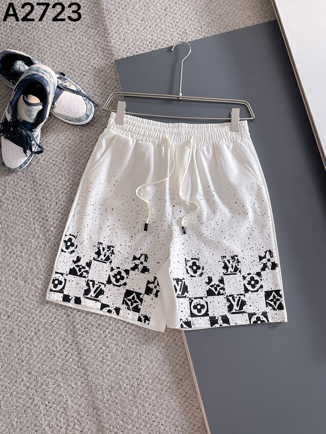 260317 New high-quality gradient checkered style shorts