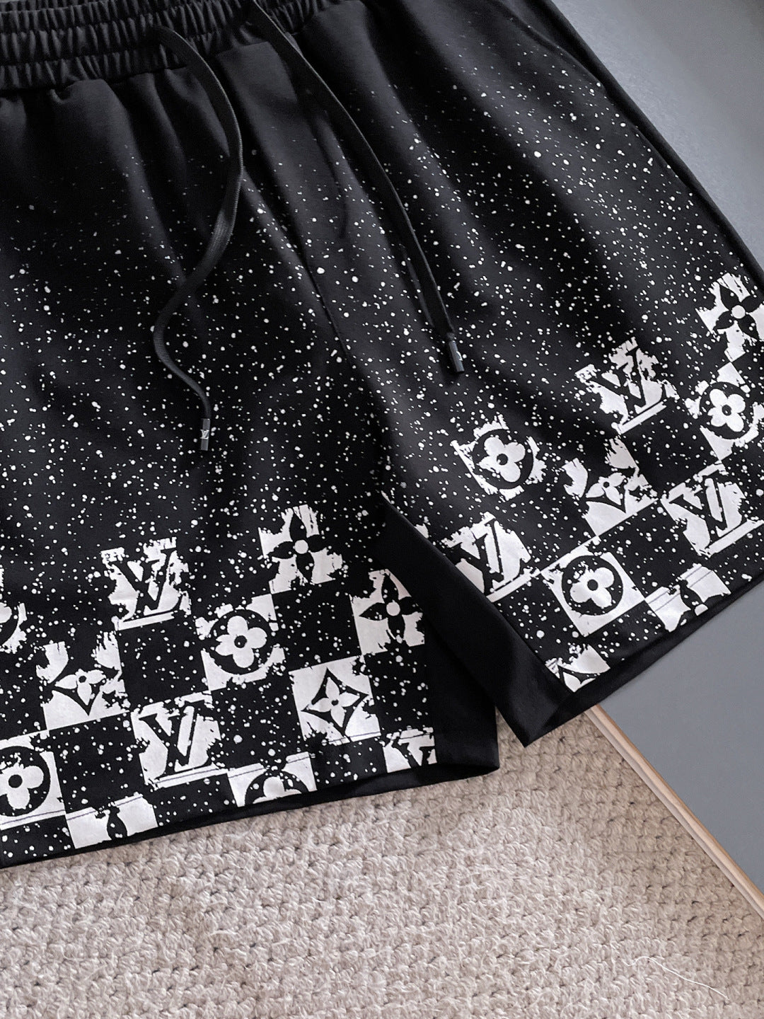 260317 New high-quality gradient checkered style shorts