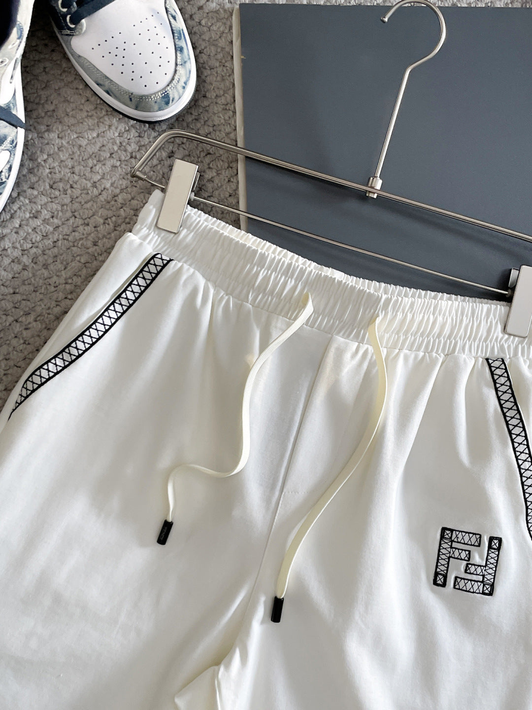 260317 New high-quality knitted design-color contrast short pants