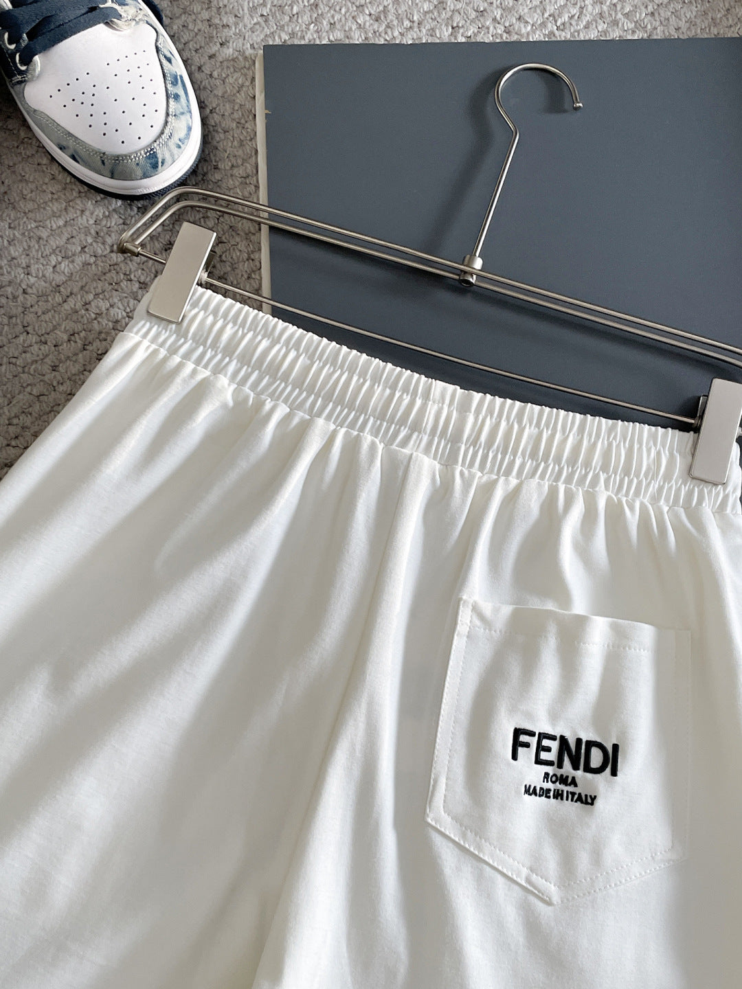 260317 New high-quality knitted design-color contrast short pants