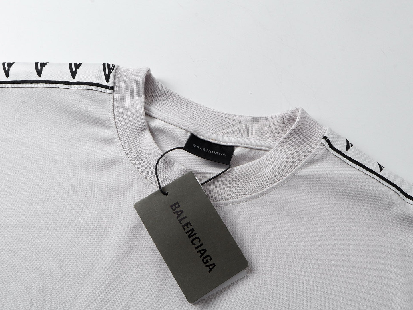 260317 New high-quality washed and distressed T-shirt