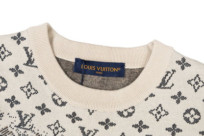 260323 New top-quality garment with flawless finish and full pattern of gradient color. Sweater.