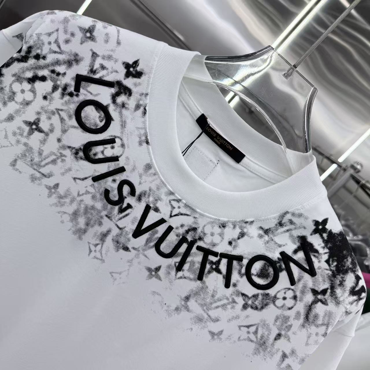 260323 New high-quality T-shirt with printed and embroidered collar design