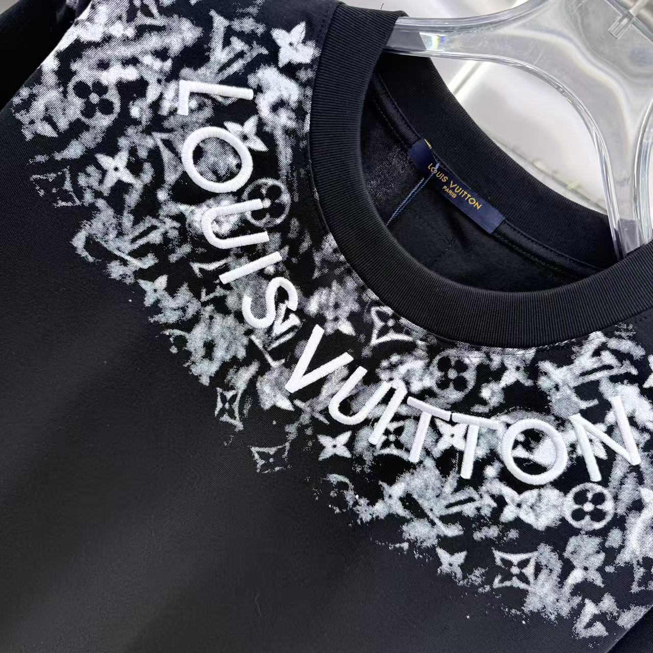 260323 New high-quality T-shirt with printed and embroidered collar design