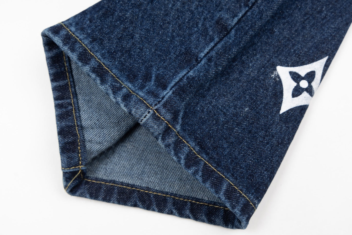 260323 New high-quality hand-painted denim trousers with exquisite craftsmanship