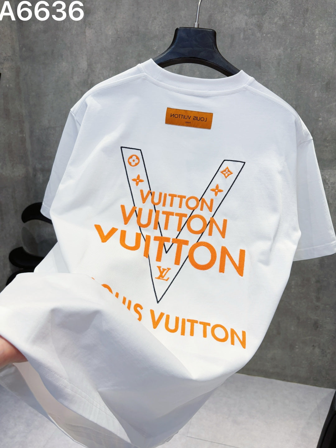 260323 New high-quality, finely embroidered T-shirt