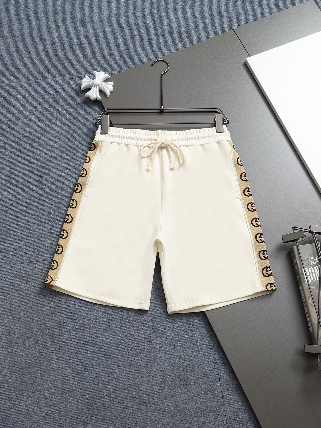 260415 New high-quality classic side-striped shorts