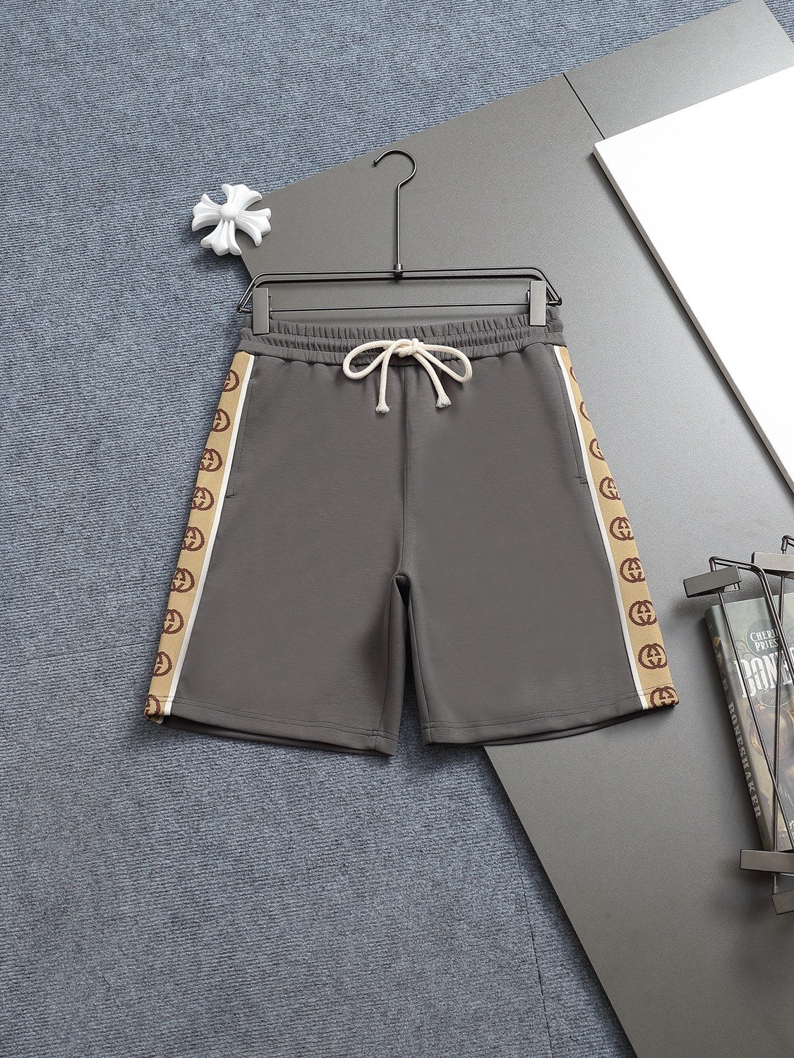 260415 New high-quality classic side-striped shorts