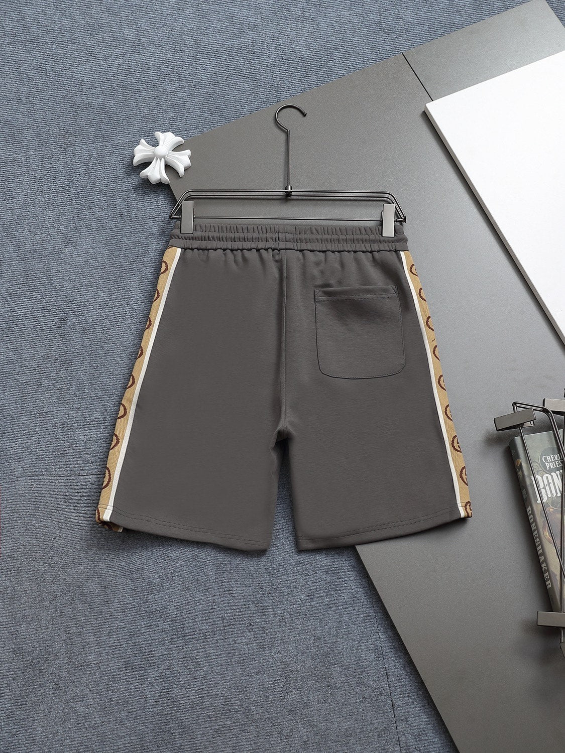 260415 New high-quality classic side-striped shorts
