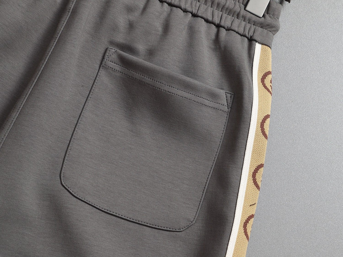 260415 New high-quality classic side-striped shorts