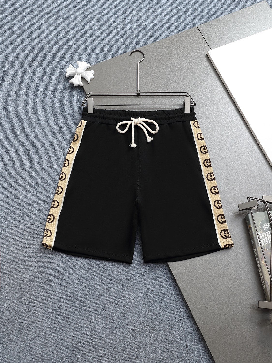 260415 New high-quality classic side-striped shorts