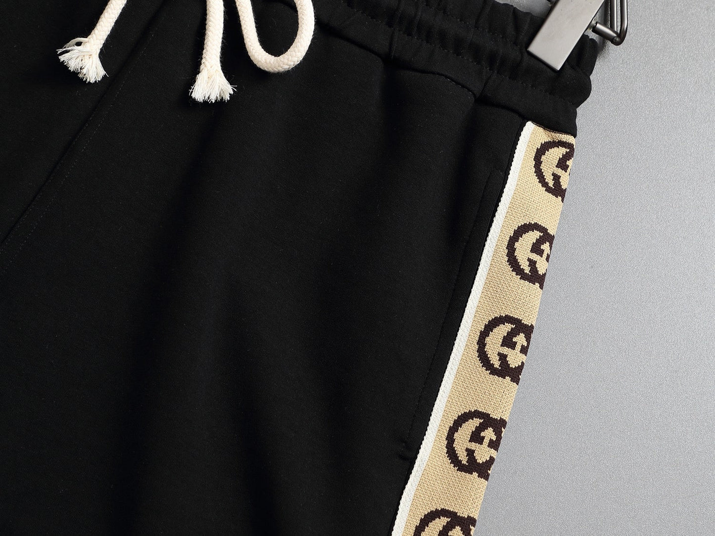 260415 New high-quality classic side-striped shorts