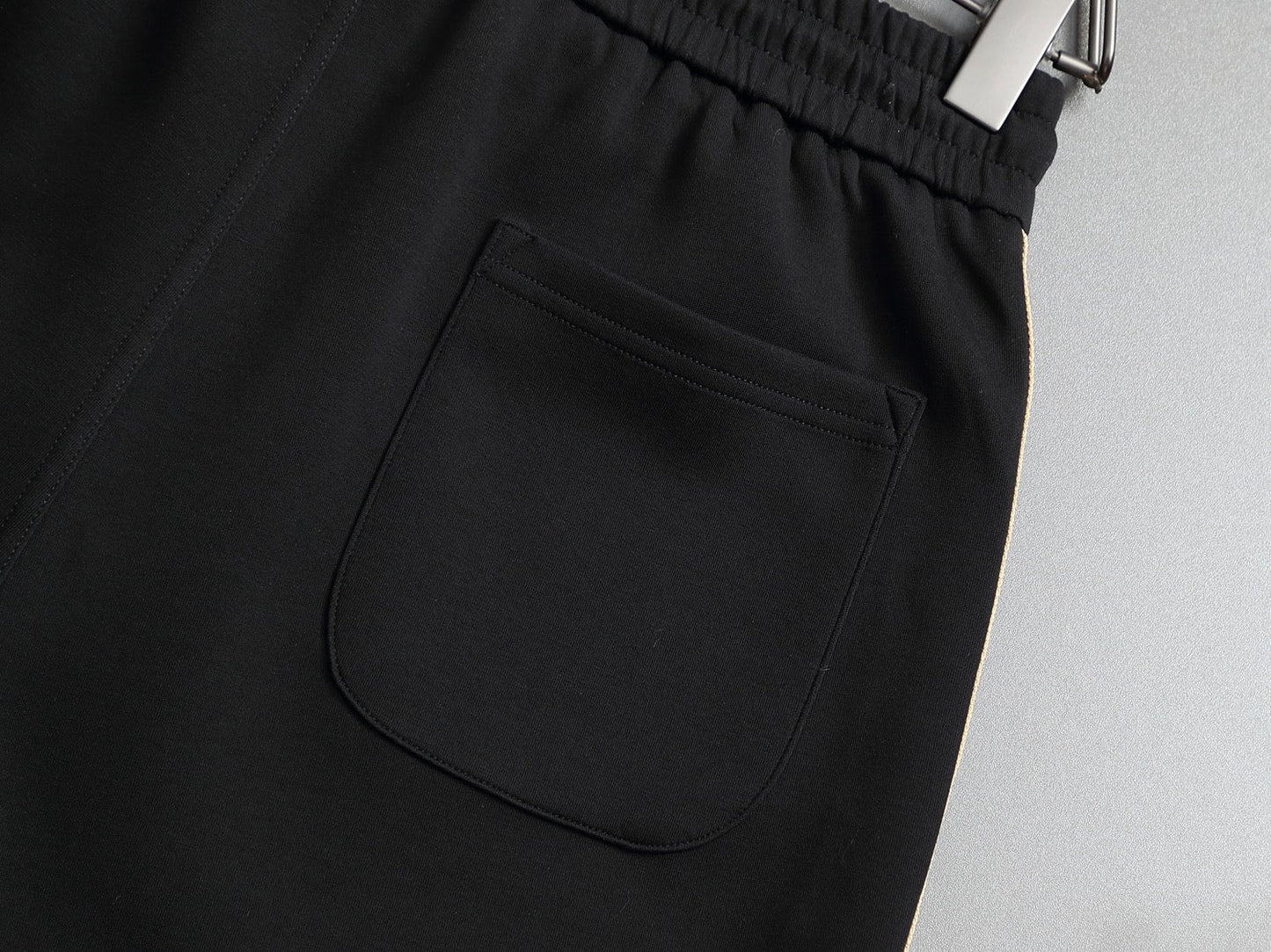 260415 New high-quality classic side-striped shorts