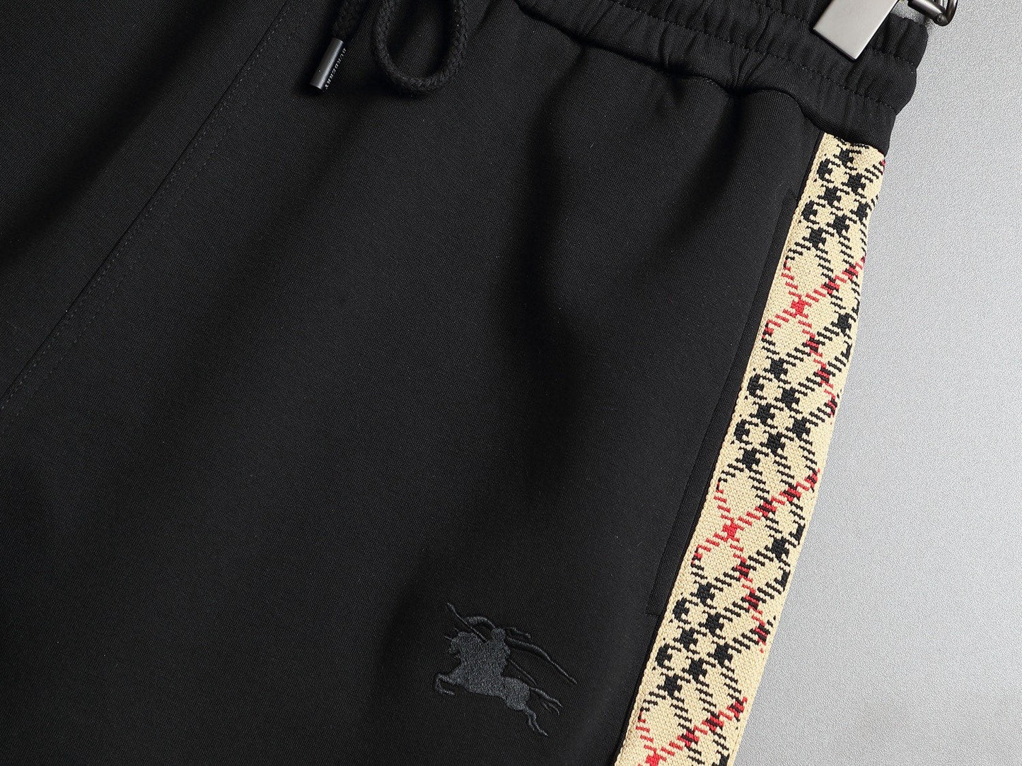 260415 New high-quality classic side-striped shorts