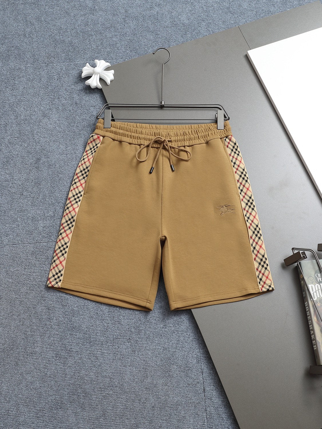 260415 New high-quality classic side-striped shorts