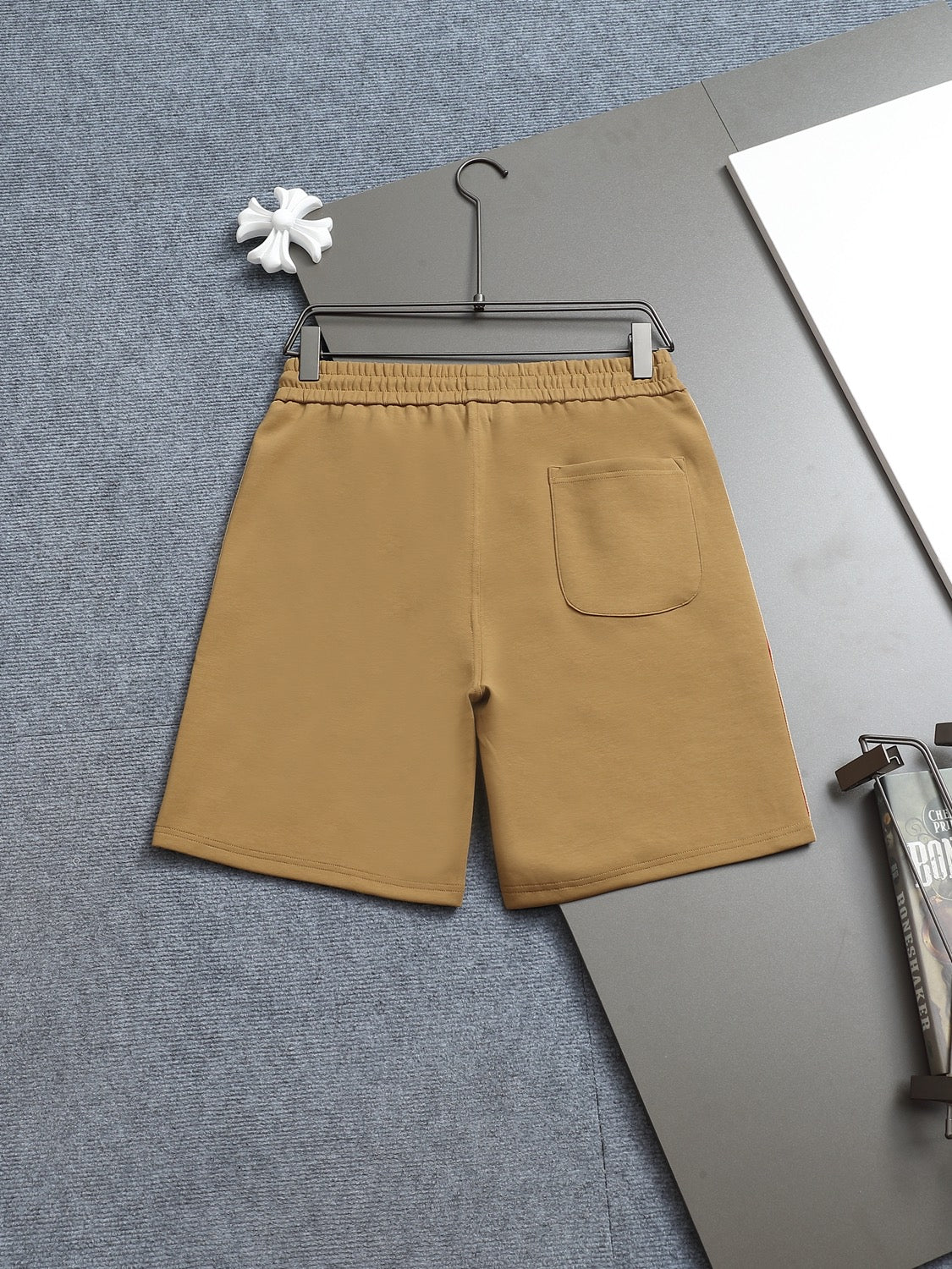 260415 New high-quality classic side-striped shorts