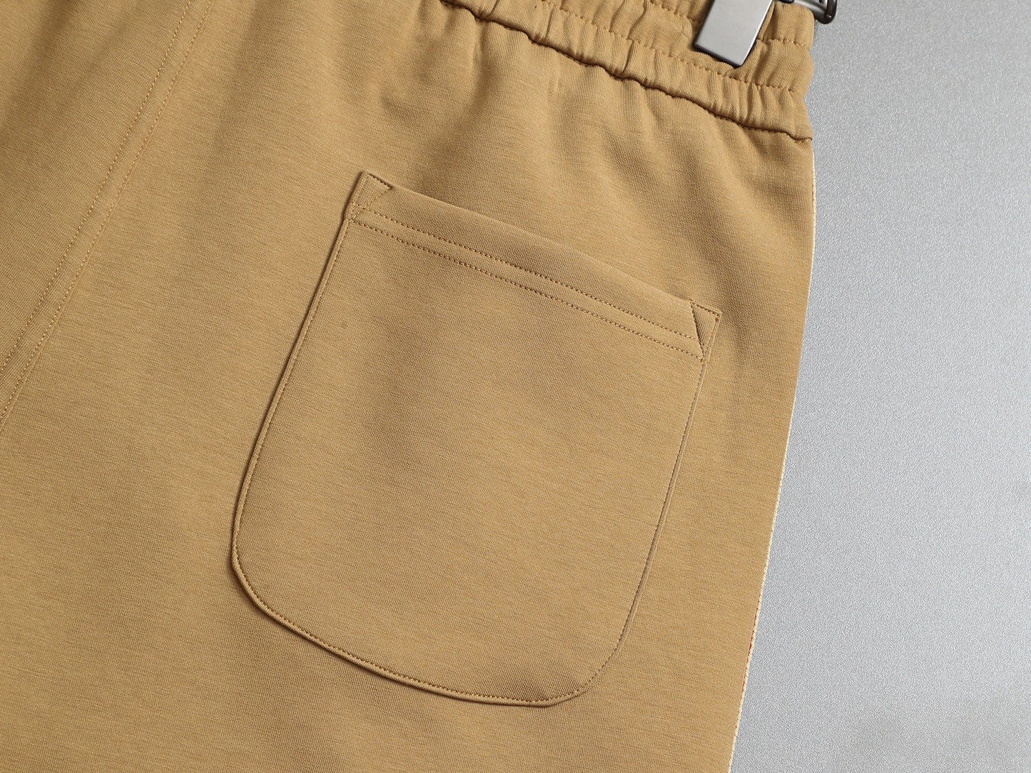 260415 New high-quality classic side-striped shorts