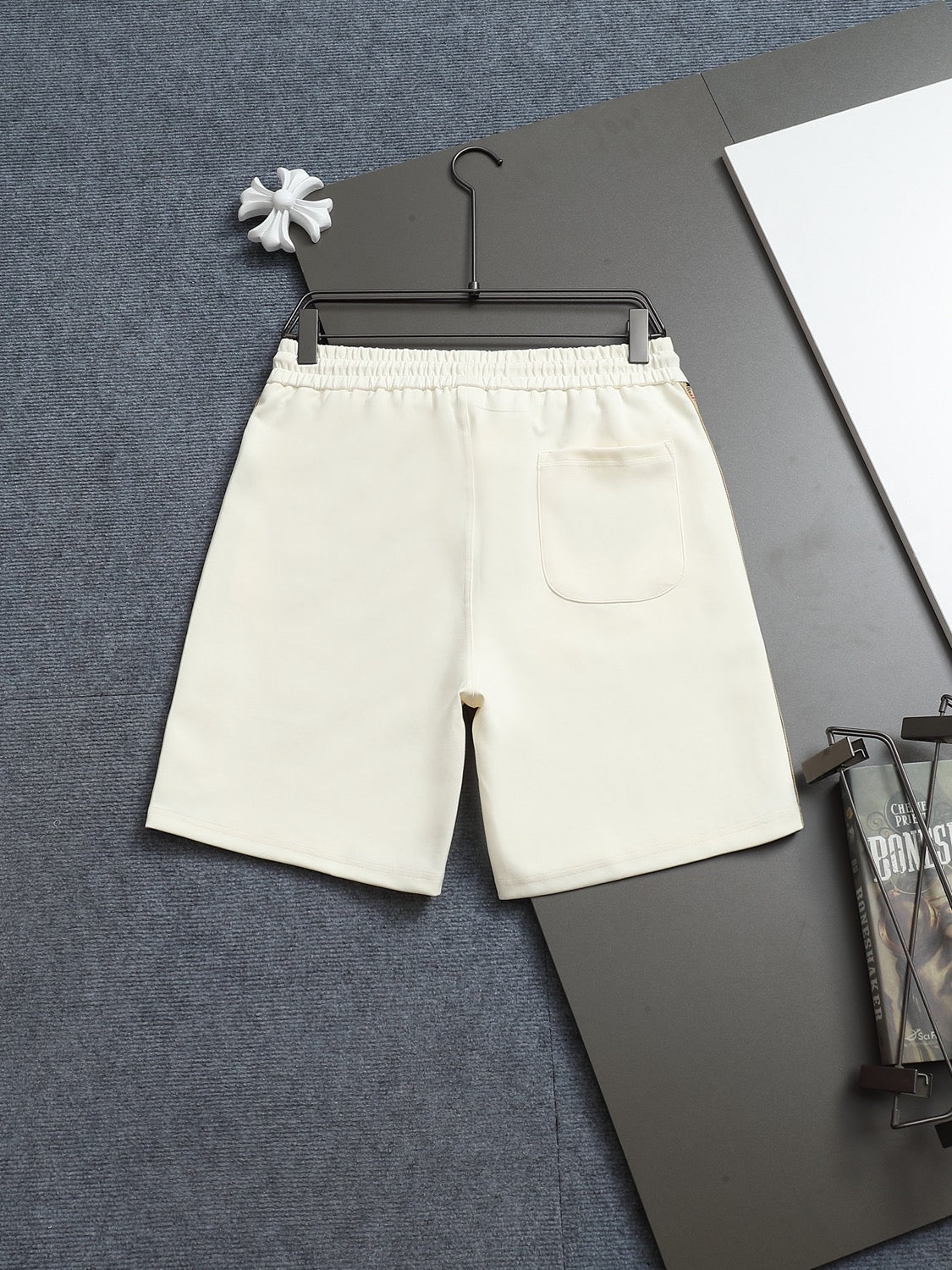 260415 New high-quality classic side-striped shorts