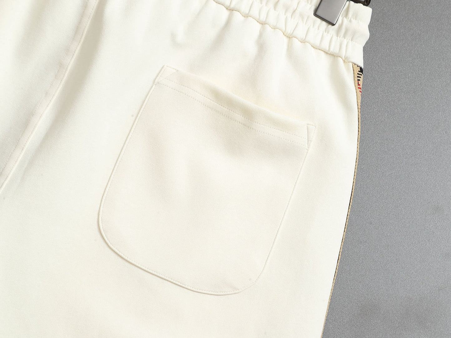 260415 New high-quality classic side-striped shorts