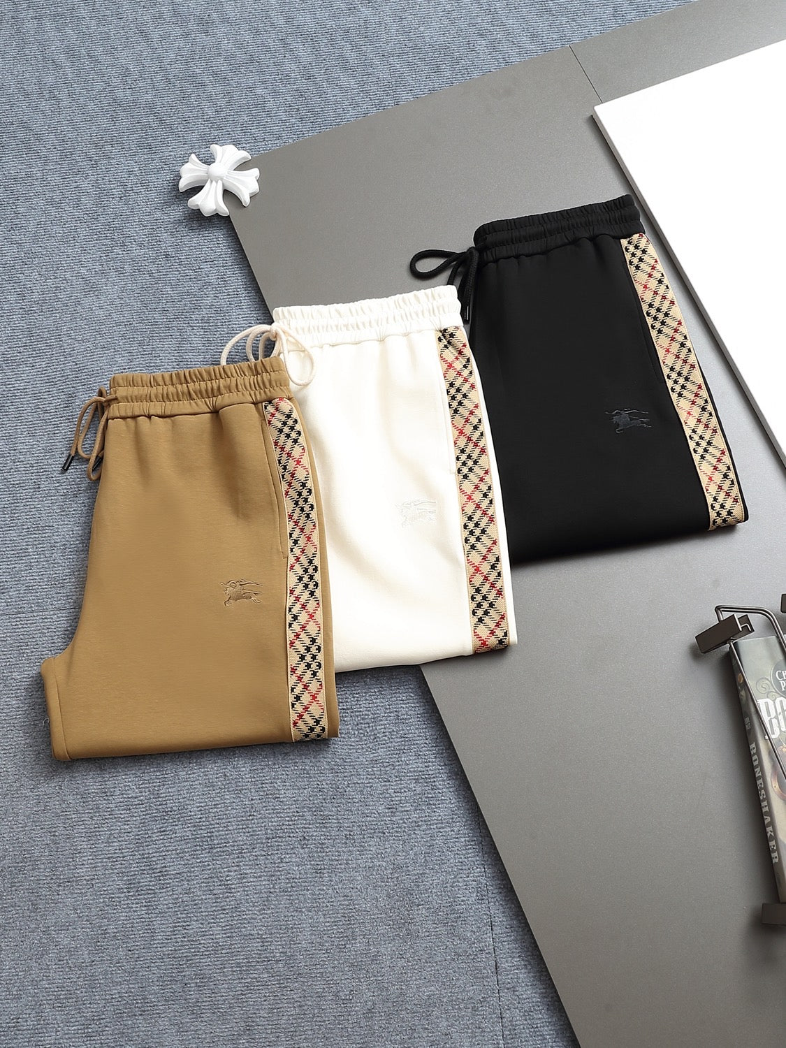 260415 New high-quality classic side-striped shorts