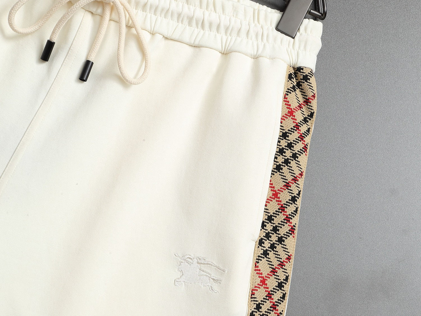 260415 New high-quality classic side-striped shorts