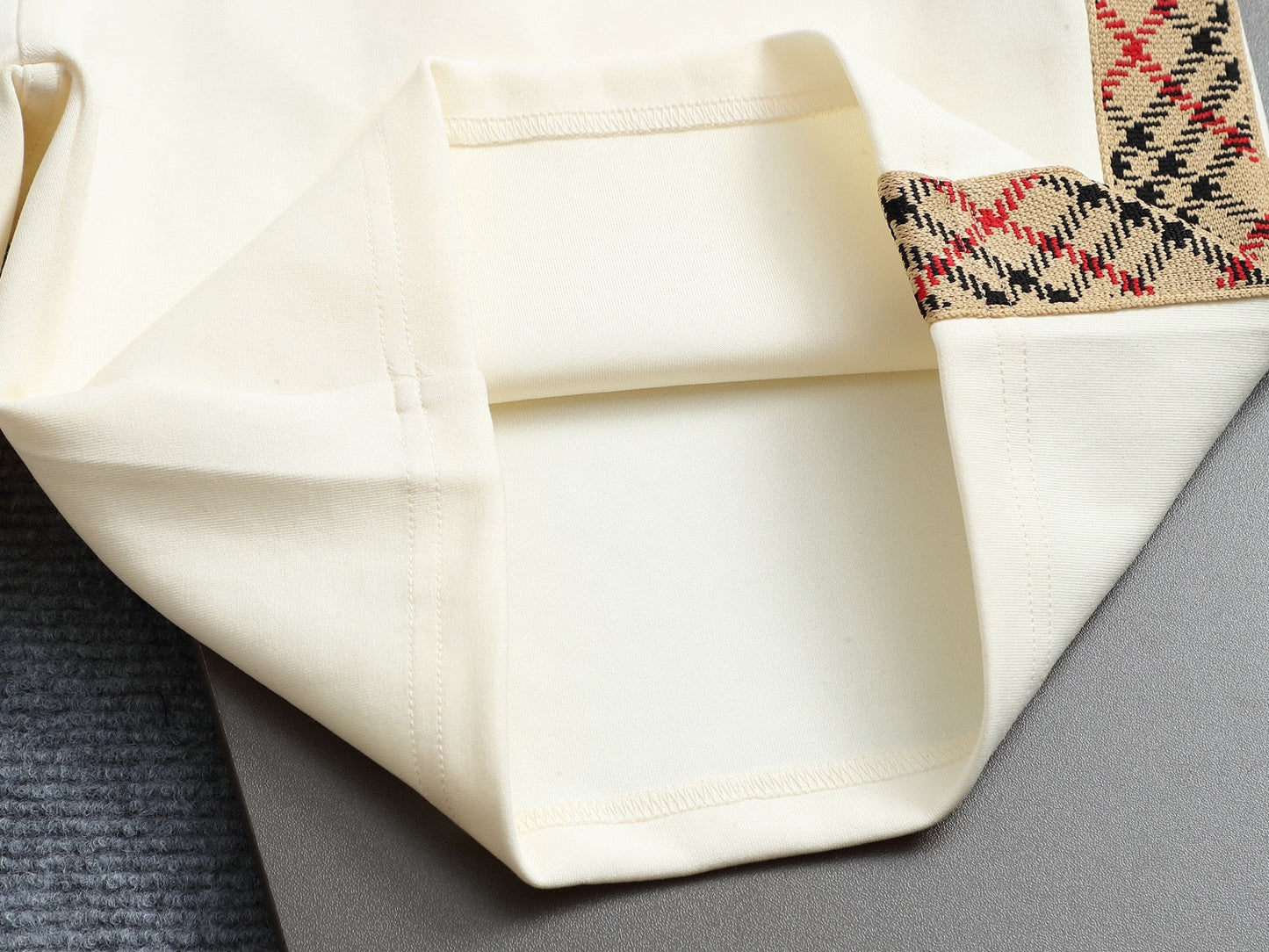 260415 New high-quality classic side-striped shorts