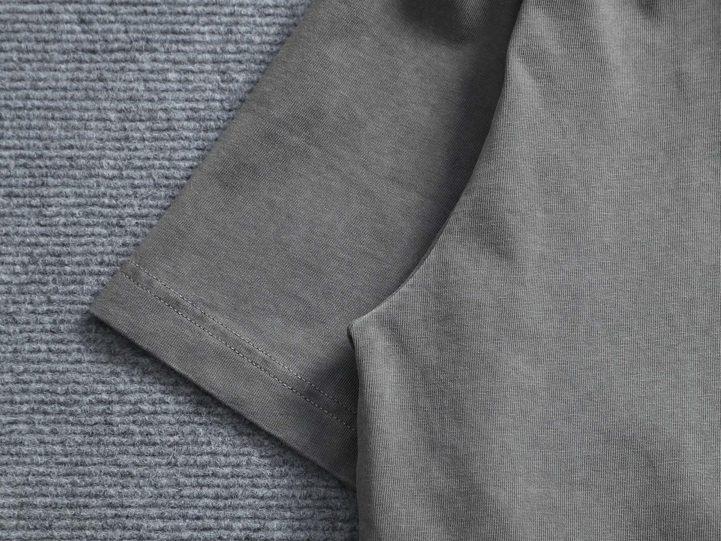 260415 New high-quality, high-grade embroidered and distressed T-shirt